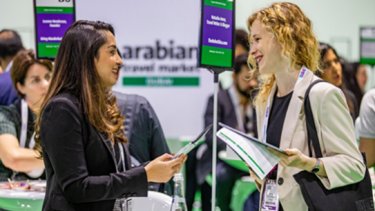 influencer meeting an exhibitor